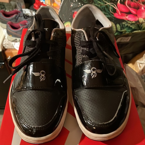 Who remembers these?! Creative Recreation!!! Throwback! Make it clap lol size 10 - Picture 2 of 5